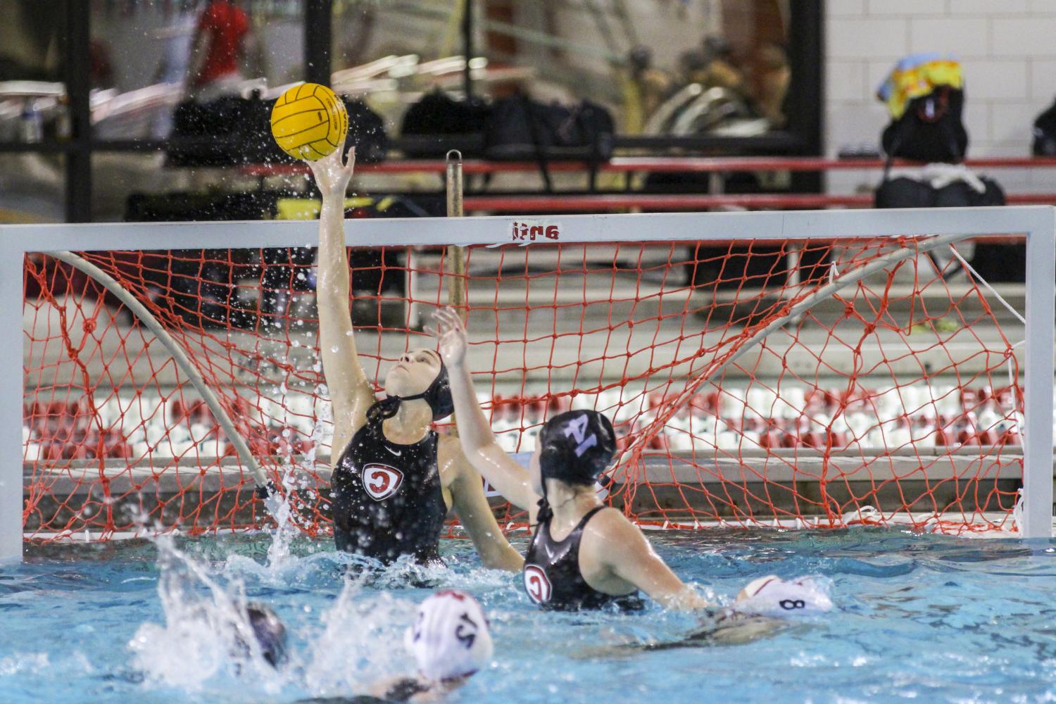 <a href='http://l5dd7.regutilities.com'>BETVLCTOR伟德登录</a> student athletes compete in a water polo tournament on campus.